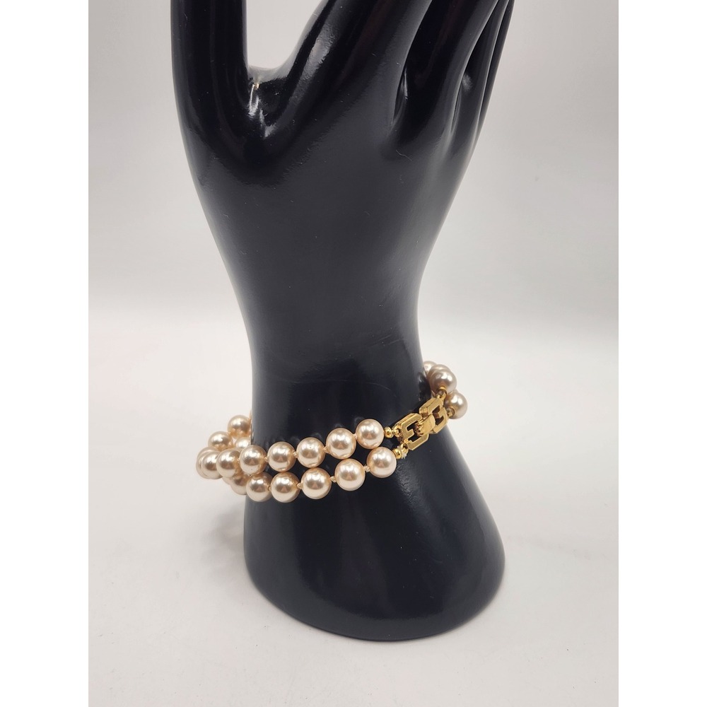 Givenchy Vintage‎ Double Strand Faux Pearl Bracelet Gold G Logo Clasp Cream 7.25
